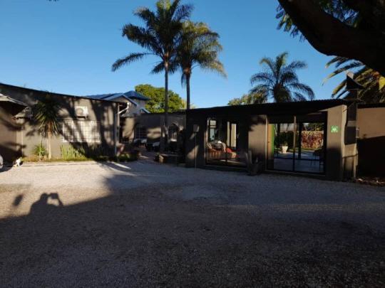 Bush Pillow Guest House Otjiwarongo Extérieur photo