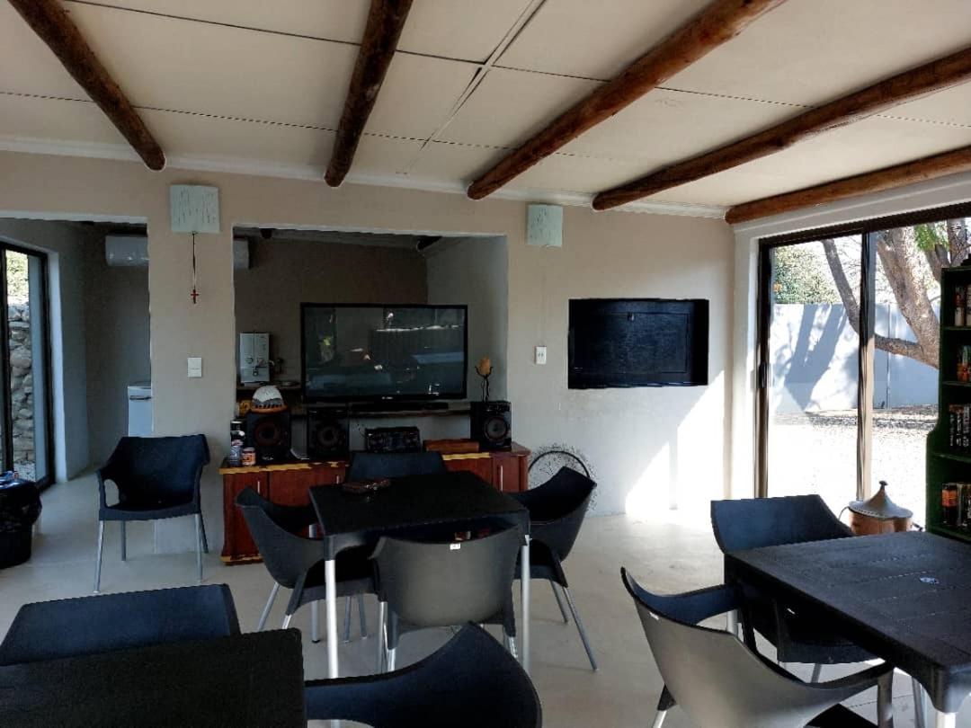 Bush Pillow Guest House Otjiwarongo Extérieur photo