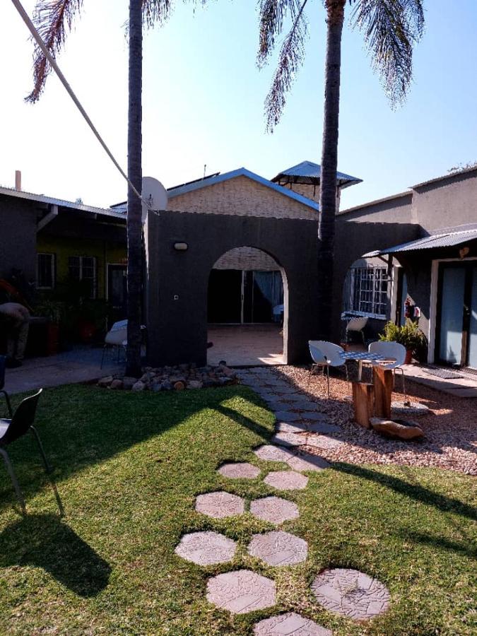 Bush Pillow Guest House Otjiwarongo Extérieur photo