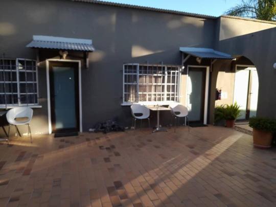 Bush Pillow Guest House Otjiwarongo Extérieur photo