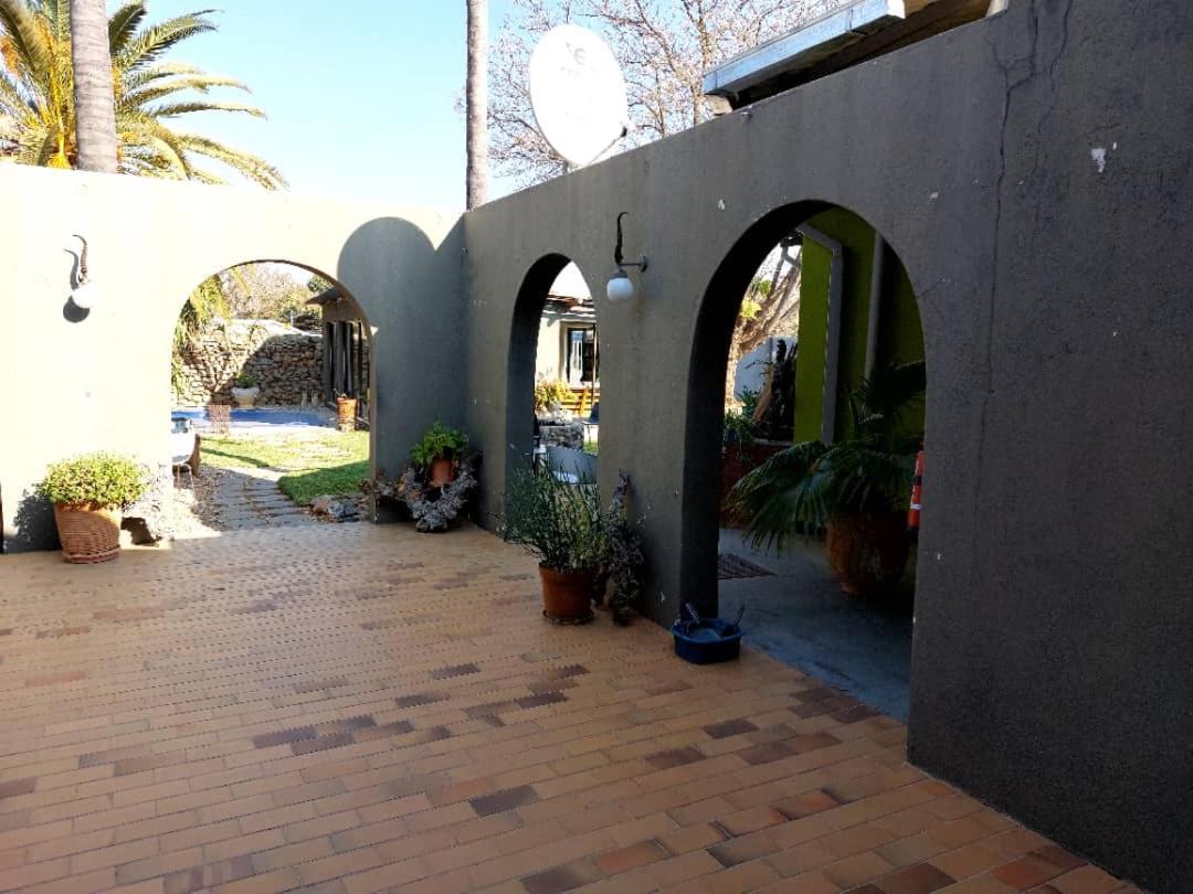 Bush Pillow Guest House Otjiwarongo Extérieur photo