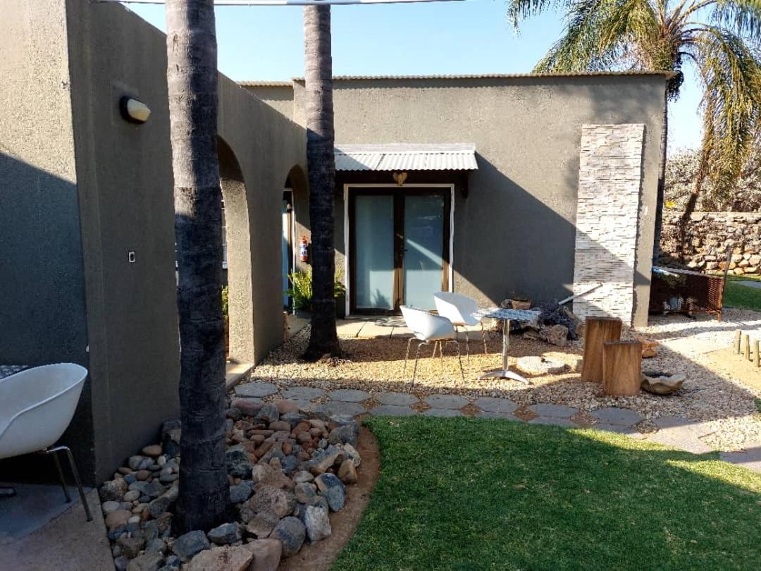 Bush Pillow Guest House Otjiwarongo Extérieur photo