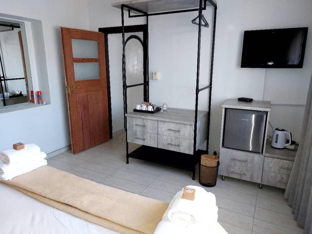 Bush Pillow Guest House Otjiwarongo Extérieur photo