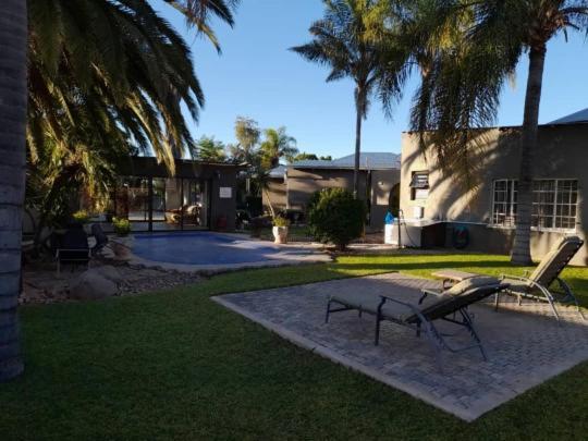 Bush Pillow Guest House Otjiwarongo Extérieur photo