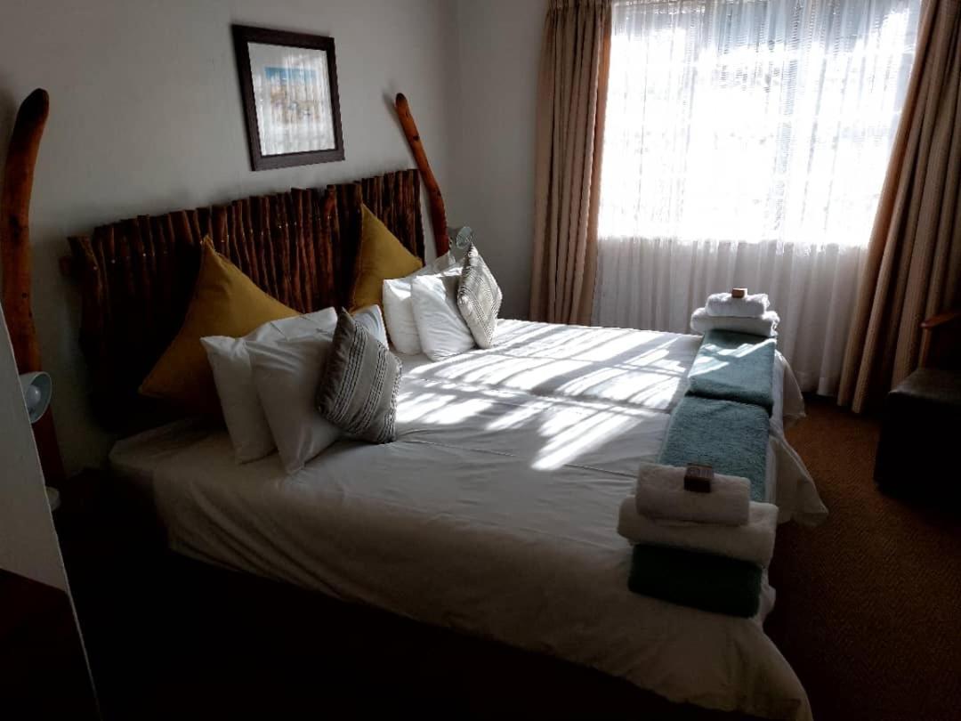 Bush Pillow Guest House Otjiwarongo Extérieur photo