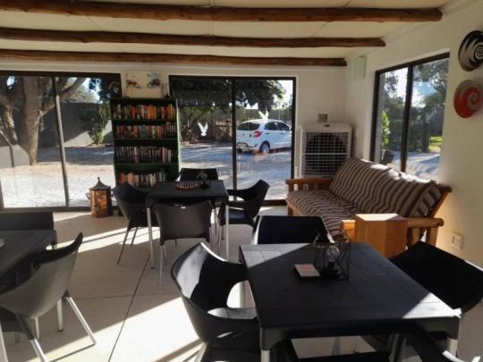 Bush Pillow Guest House Otjiwarongo Extérieur photo
