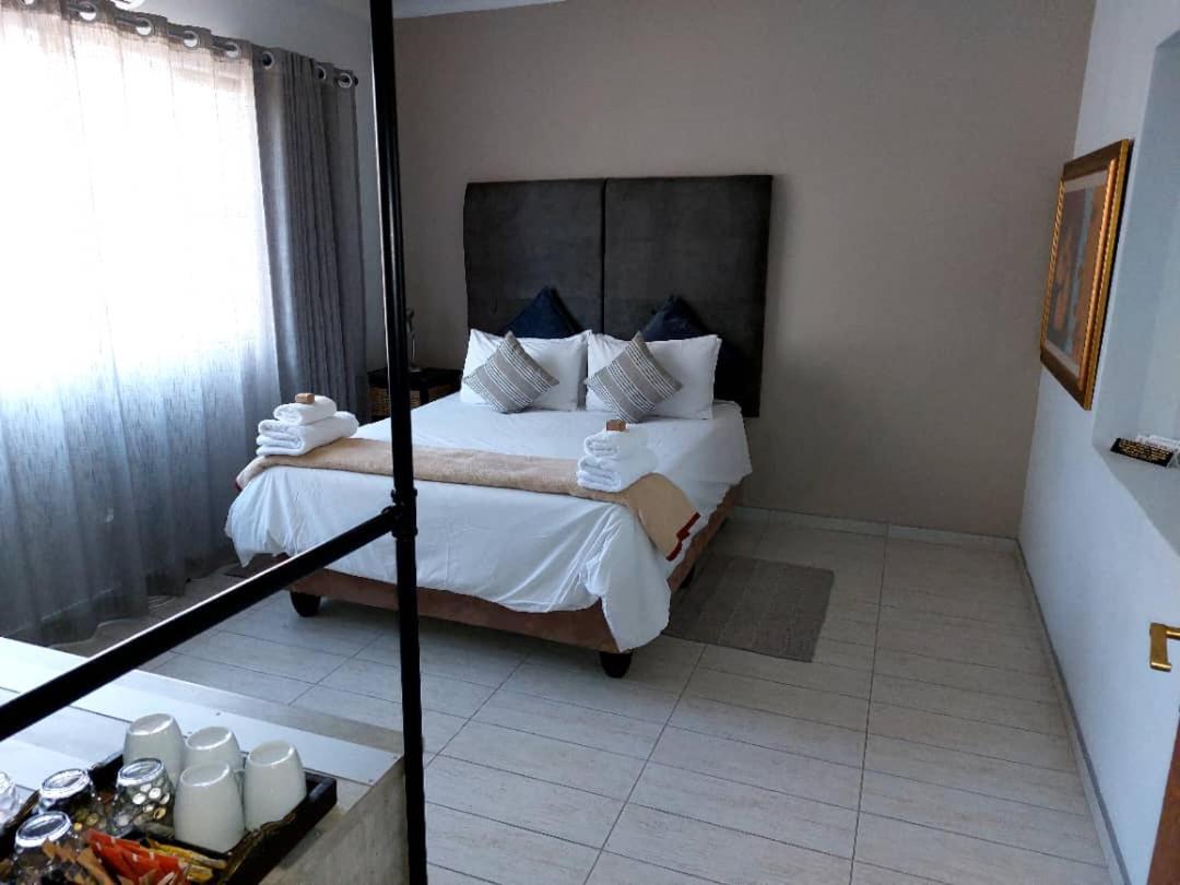 Bush Pillow Guest House Otjiwarongo Extérieur photo