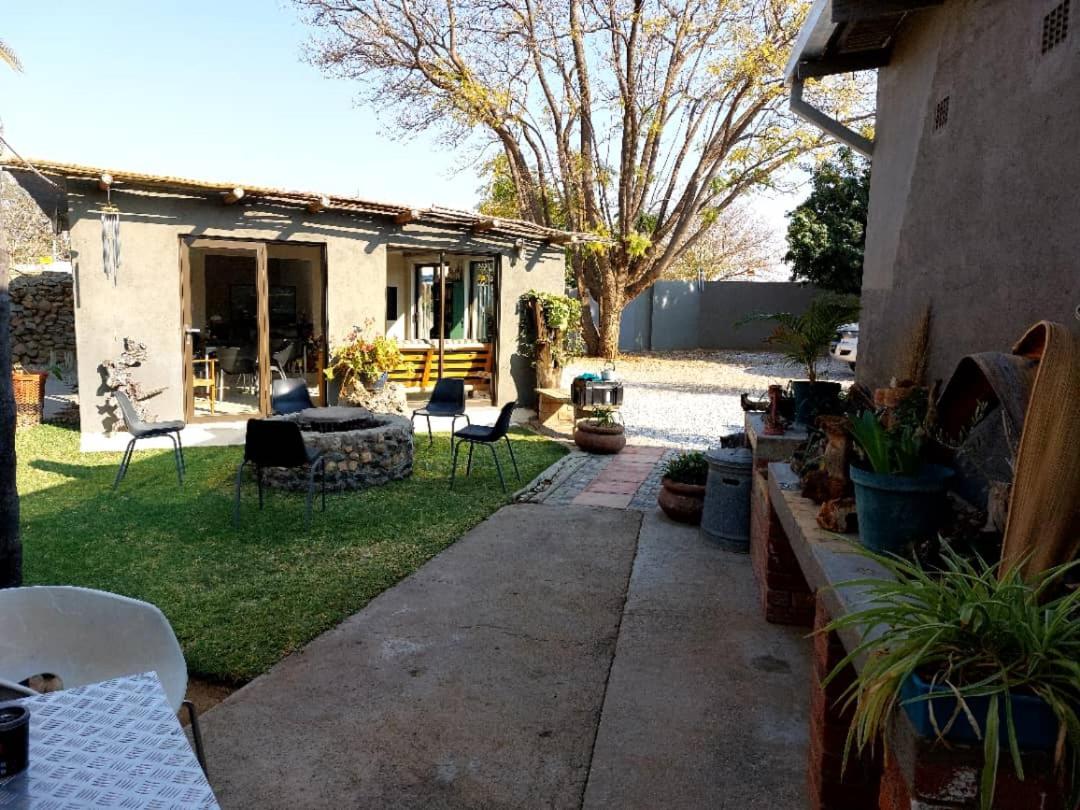 Bush Pillow Guest House Otjiwarongo Extérieur photo